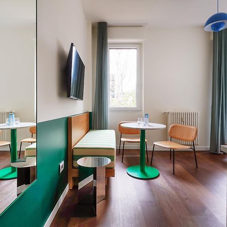 Numa Milan Sempione Aparthotel Bagian luar foto